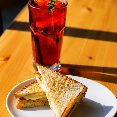 Тост с курицей и сыром